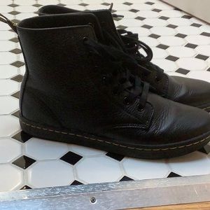 Dr. Martens Leyton boots